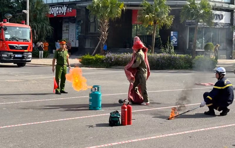 150 vận động viên tranh tài chữa cháy, cứu nạn, cứu hộ