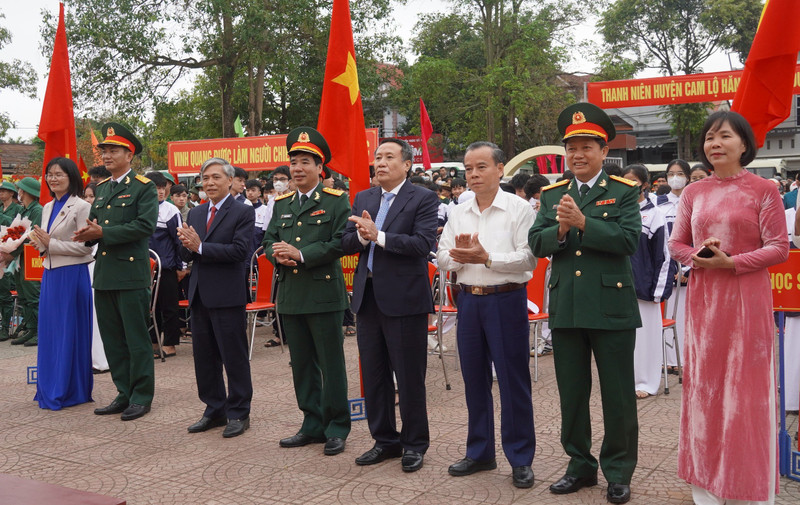 Anh em song sinh ở Quảng Trị cùng lên đường nhập ngũ