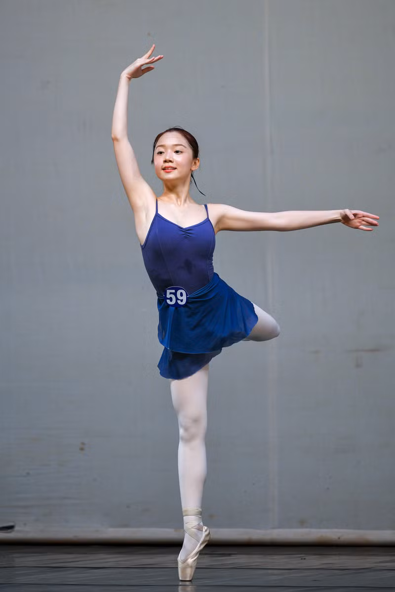 Đây là buổi thi được mong chờ nhất trong các ngày thi khi khán giả được chiêm ngưỡng những động tác khó nhất, đẹp nhất của ballet. Ngắm 'thiên nga' bay lượn trong kỳ thi tốt nghiệp trường Múa