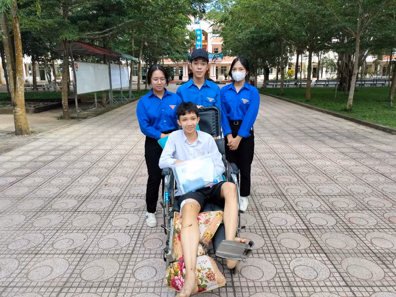 Những hình ảnh ý nghĩa trong kỳ thi tốt nghiệp THPT nơi phố núi