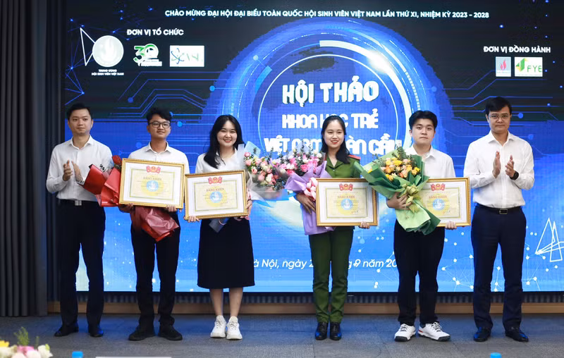 Hội thảo Khoa học trẻ Việt Nam cùng thanh niên trong chuyển đổi số
