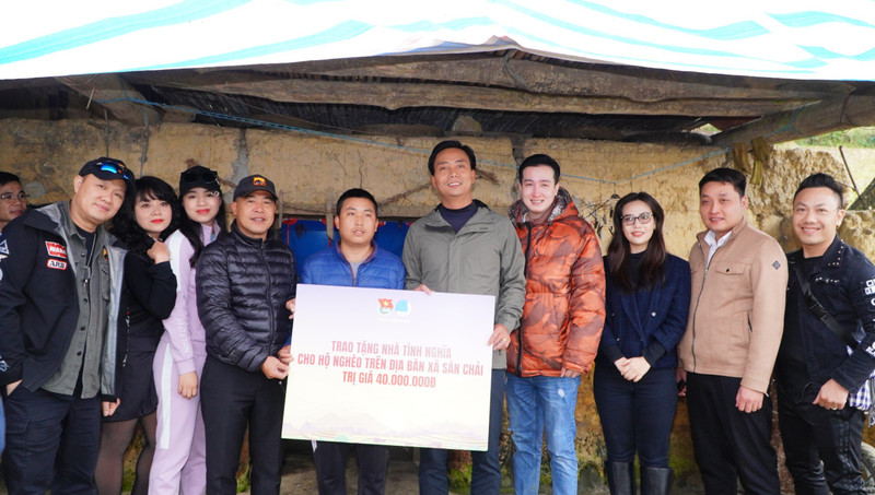 ‘Mùa đông ấm áp’ trên vùng cao Si Ma Cai