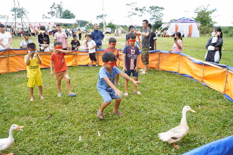 Người Mường vùng biên giới hân hoan đón Tết Độc lập