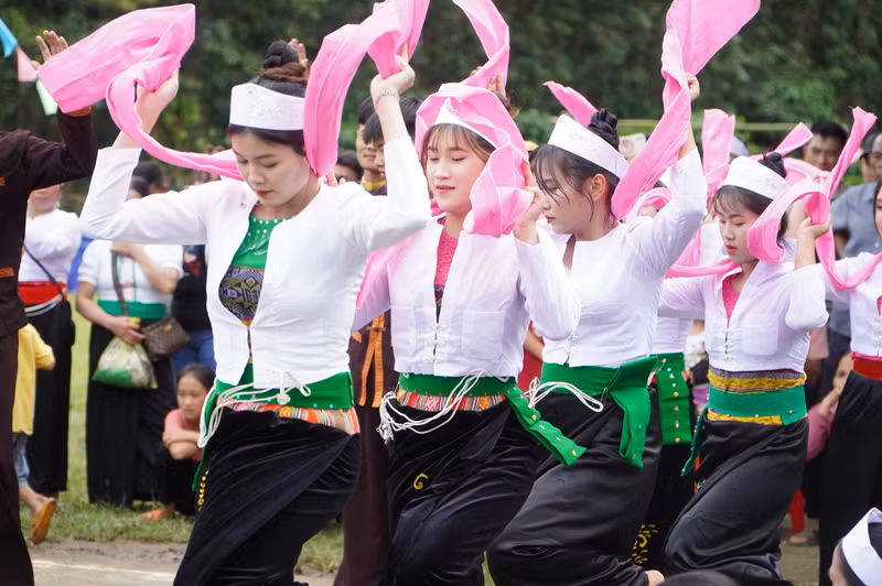 Người Mường vùng biên giới hân hoan đón Tết Độc lập