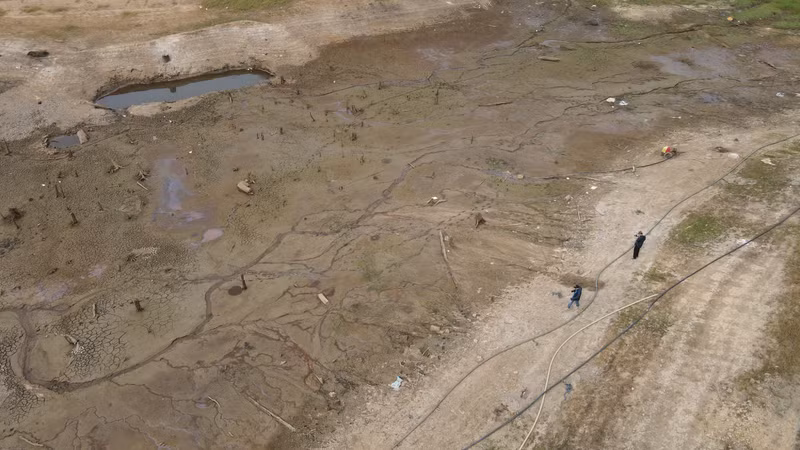 Người dân quắt quay vì nắng hạn