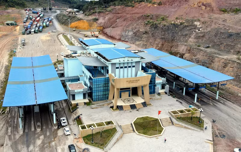 Cùng với cửa khẩu quốc tế Lao Bảo (huyện Hướng Hóa), cửa khẩu quốc tế La Lay (huyện Đakrông) là cửa ngõ lớn thứ hai ở biên giới Việt - Lào. Mở ‘nút thắt’ hạ tầng để thúc đẩy phát triển cửa khẩu quốc tế La Lay Quảng Trị