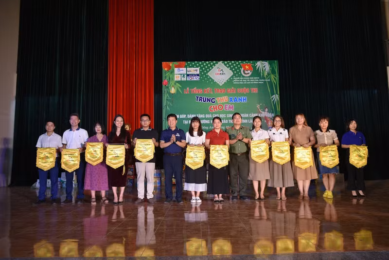 Hơn 1.000 sản phẩm Trung thu được gửi tặng cho điểm trường vùng cao