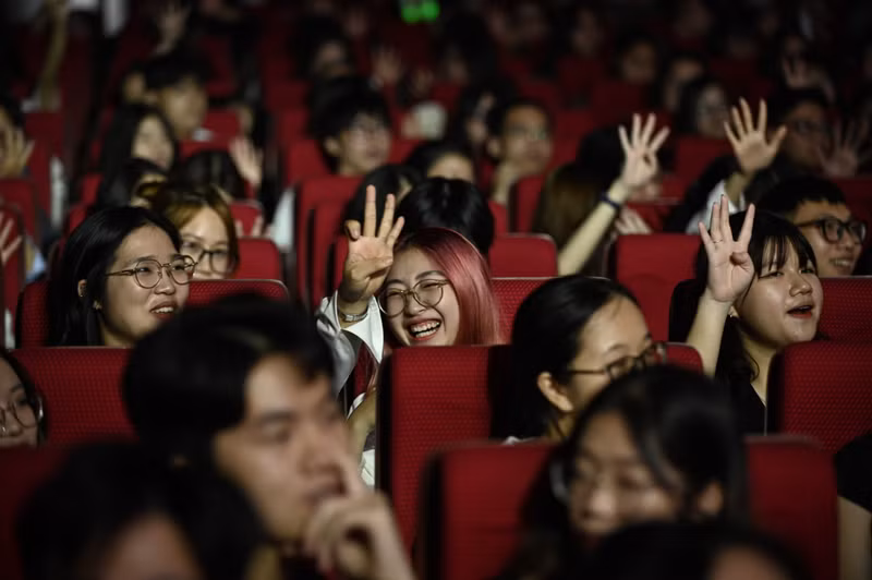 Bùng nổ cùng ‘tân binh’ trường Báo trong đêm nhạc Outergram