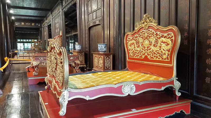 Cận cảnh ấn, kiếm vàng và nhiều bảo vật hiếm thời vua Khải Định