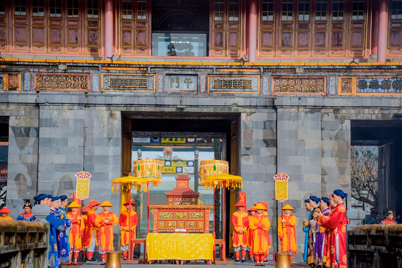 Tái hiện Lễ ban lịch đầu năm mới triều Nguyễn tại cố đô Huế