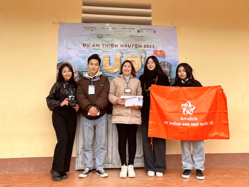 Hành trình 'Sưởi 2023' mang hơi ấm lên vùng cao Hà Giang