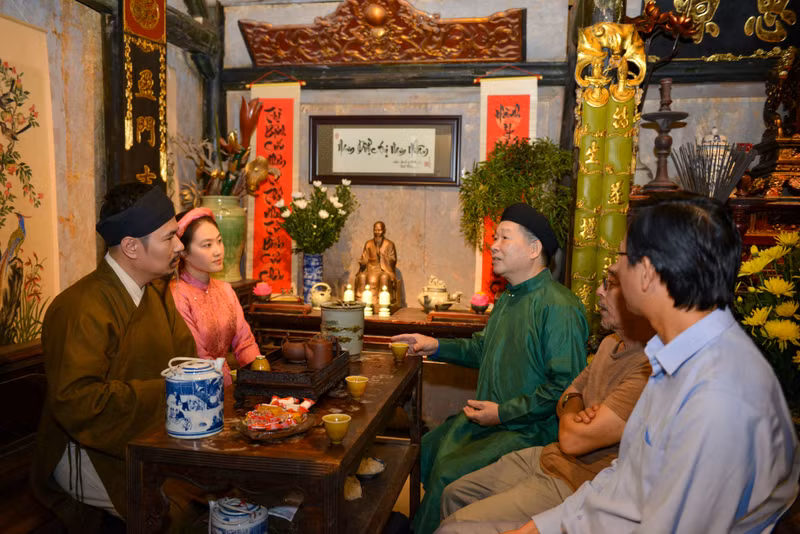 Ban quản lý hồ Hoàn Kiếm và phố cổ Hà Nội phối hợp với các đơn vị, cá nhân, tổ chức chuỗi sự kiện tại các điểm di sản và không gian công cộng trên địa bàn Quận Hoàn Kiếm. Tái hiện không gian của gia đình lương y làm nghề thuốc đông y truyền thống