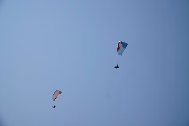 130 phi công thi bay dù lượn ở huyện biên giới tỉnh Kon Tum