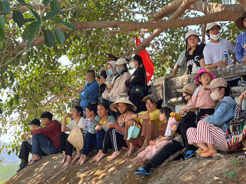 130 phi công thi bay dù lượn ở huyện biên giới tỉnh Kon Tum