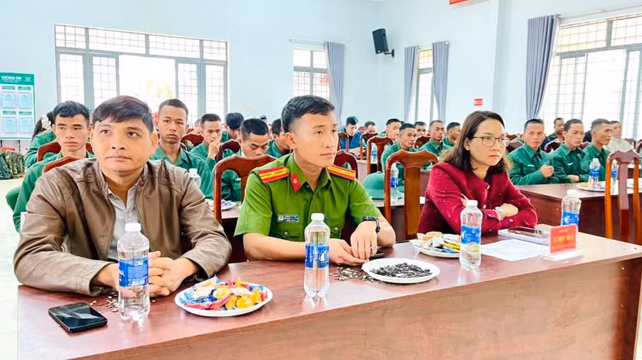 dai-bieu.jpg