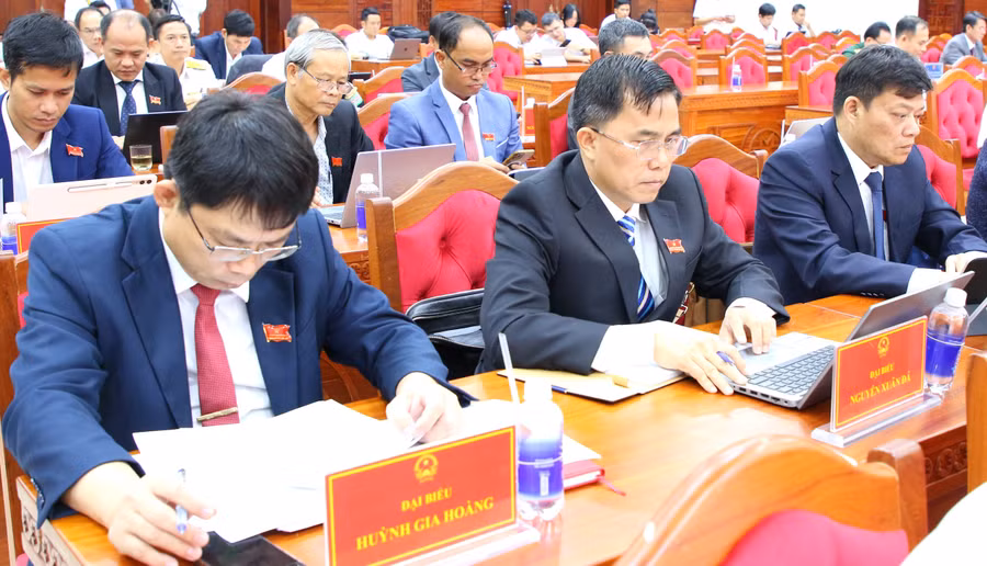 Đại biểu dự khai mạc Kỳ họp chuyên đề lần thứ 3, HĐND tỉnh Đắk Lắk. (Ảnh: TT) dai-bieu-da.jpg