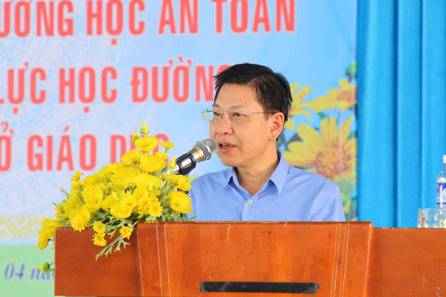 a2-tien-si-nguyen-xuan-an-viet-pho-vu-truong-vu-hoc-sinh-sinh-vien-phat-bieu-tai-toa-dam.jpg