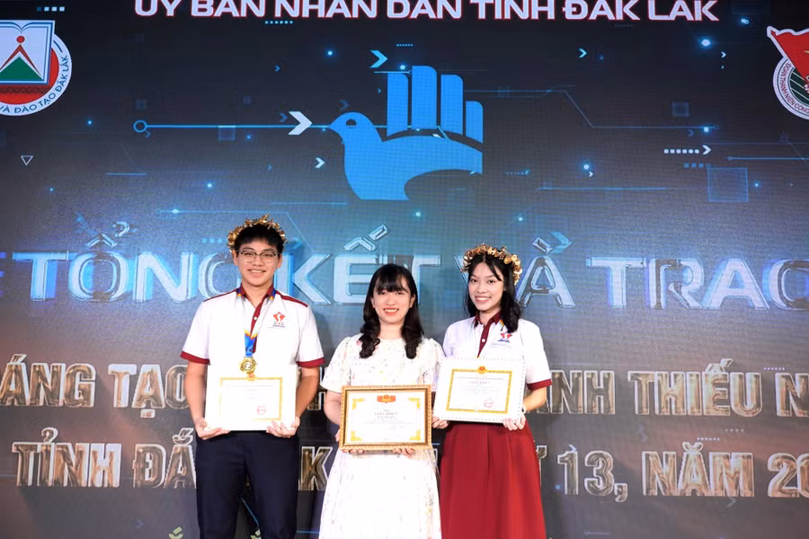 anh-01-sang-tu-nhien.jpg
