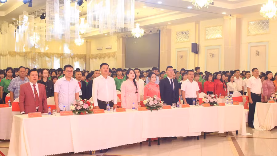 Đại diện Bộ GD&ĐT cùng các đơn vị dự lễ khai giảng năm học 2026-2027. 1-dai-bieu-truong.jpg