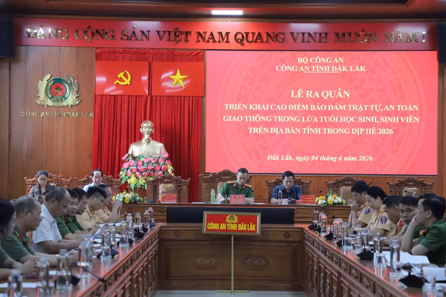 toan-canh.jpg