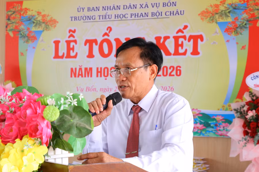a4-ong-ho-van-thanh-hieu-truong-truong-tieu-hoc-phan-boi-chau-xa-vu-bon-tinh-dak-lak.jpg