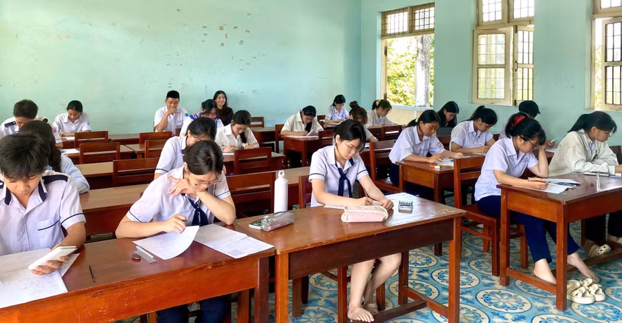Học sinh Trường THPT chuyên Lương Văn Chánh, Đắk Lắk. (Ảnh: NT)