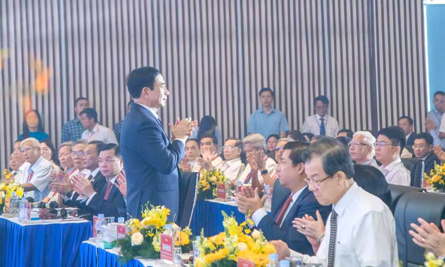 dai-tuong-giang-1-1.jpg