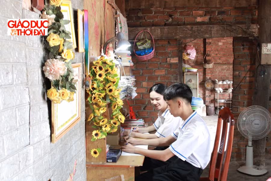 2-chi-em-6906.jpg