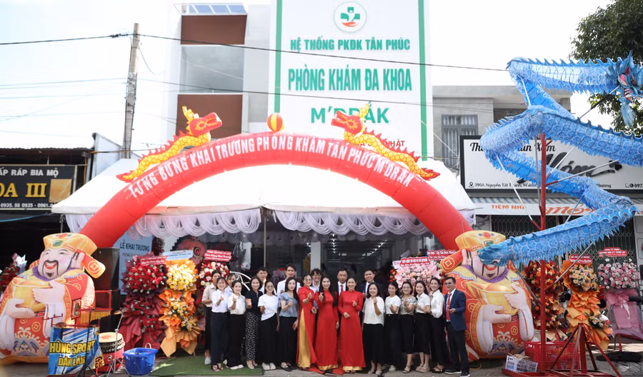 Phòng khám Đa khoa Tân Phúc M’Drắk, số 392 Nguyễn Tất Thành, xã M'Drắk, tỉnh Đắk Lắk.