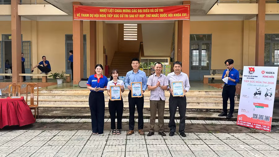 Phòng khám đa khoa Tân Phúc Ea H'Leo nhận thư cảm ơn từ chương trình. (Ảnh: ĐX)