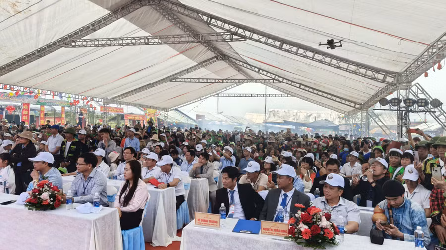 a1-le-khai-mac-le-hoi-long-tong-xa-ea-kly-lan-thu-i-thu-hut-dong-dao-nguoi-dan-va-du-khach.jpg