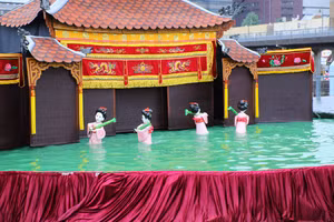 Biểu diễn nghệ thuật múa rối nước ở Lễ hội Việt Nam tại Kanagawa.