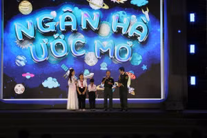Một số điều ước mà các em gửi gắm đến "Ngân hà ước mơ" đã được hiện thực hóa ngay tại chương trình.