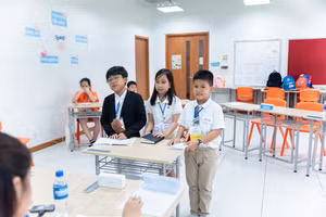 Học sinh tiểu học tại cuộc thi Vietnamese Scholars Debating Championship.