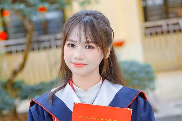 Vũ Thị Như Quỳnh là 1 trong 3 thí sinh có tổng điểm các môn chung cao nhất Kỳ thi vào lớp 10 năm nay.