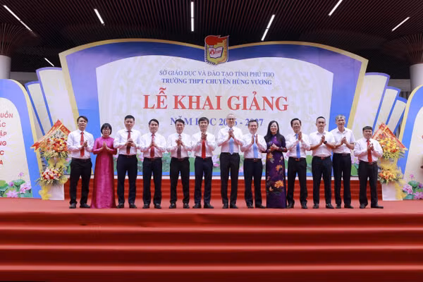 Từ điểm cầu Chuyên Hùng Vương, giáo dục Phú Thọ mở chặng đường mới