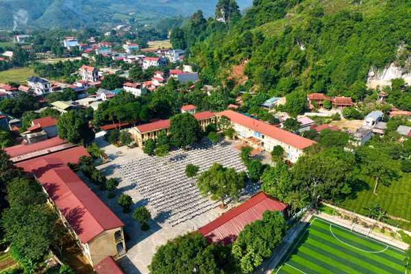 Trường PTDTBT THCS Thu Cúc được đầu tư khang trang.