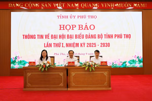 Tỉnh ủy Phú Thọ họp báo thông tin về công tác tổ chức Đại hội đại biểu Đảng bộ tỉnh lần thứ I.