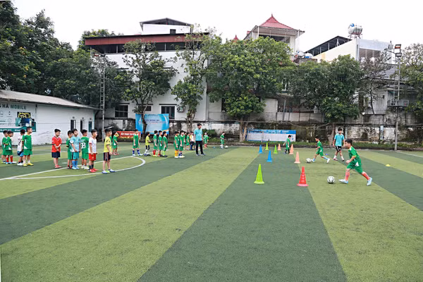 Mùa hè sôi động của học sinh được tạo nên từ các hoạt động thể thao.