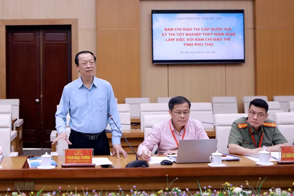 Thứ trưởng Thường trực Phạm Ngọc Thưởng làm việc với tỉnh Phú Thọ.