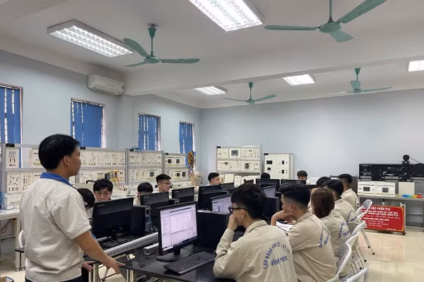 Đồng hành cùng sinh viên từ giảng đường đến doanh nghiệp