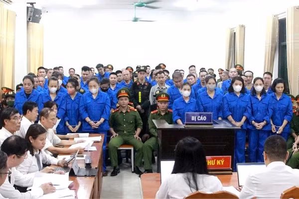 Quang cảnh phiên tòa.
