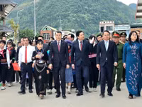 Thủ tướng Chính phủ Lê Minh Hưng dự lễ khai giảng năm học 2026-2027 tại điểm cầu chính, Trường Phổ thông nội trú Tiểu học và Trung học cơ sở Mường Khương.