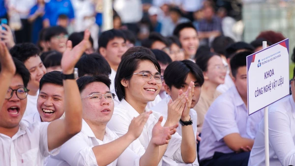 Sinh viên tại lễ khai giảng năm học 2025-2026 của Trường Đại học Bách khoa (Đại học Quốc gia TPHCM). Ảnh: HCMUT