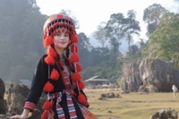 Hoa hậu Tiểu Vy hóa nàng thơ giữa núi rừng, khoe vẻ đẹp 'ngàn năm có một'