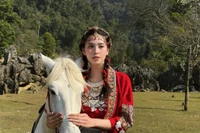 Tạo hình 'gây sốt' của Hoa hậu Tiểu Vy với trang phục dân tộc