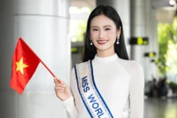 Ý Nhi rạng rỡ về nước, khép lại giấc mơ Miss World