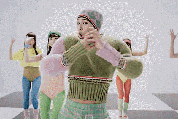 Phì cười với những trang phục kì cục nhất trong các MV Kpop ảnh 3