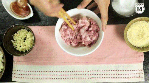 Một cách làm pate siêu nhanh và dễ, xem xong chỉ muốn lăn vào bếp ngay! - Ảnh 4 Mot cach lam pate sieu nhanh va de, xem xong chi muon lan vao bep ngay! - Anh 4