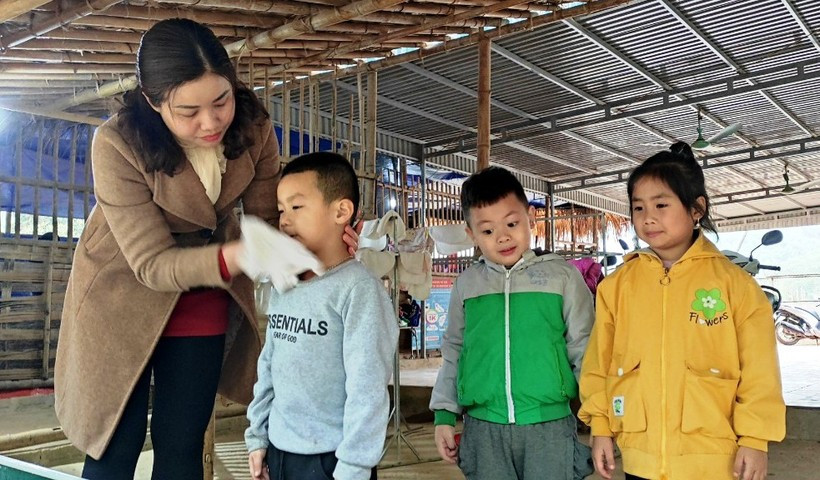 Nỗ lực ở lớp học mầm non trong gió lùa ảnh 3